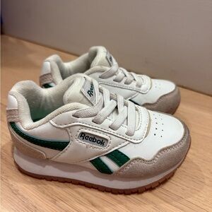 Reebok Kids Sneakers in White and Green